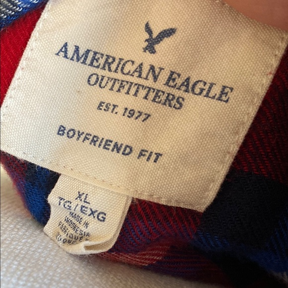 American Eagle Red Plaid Button-Up Shirt - Picture 4 of 4